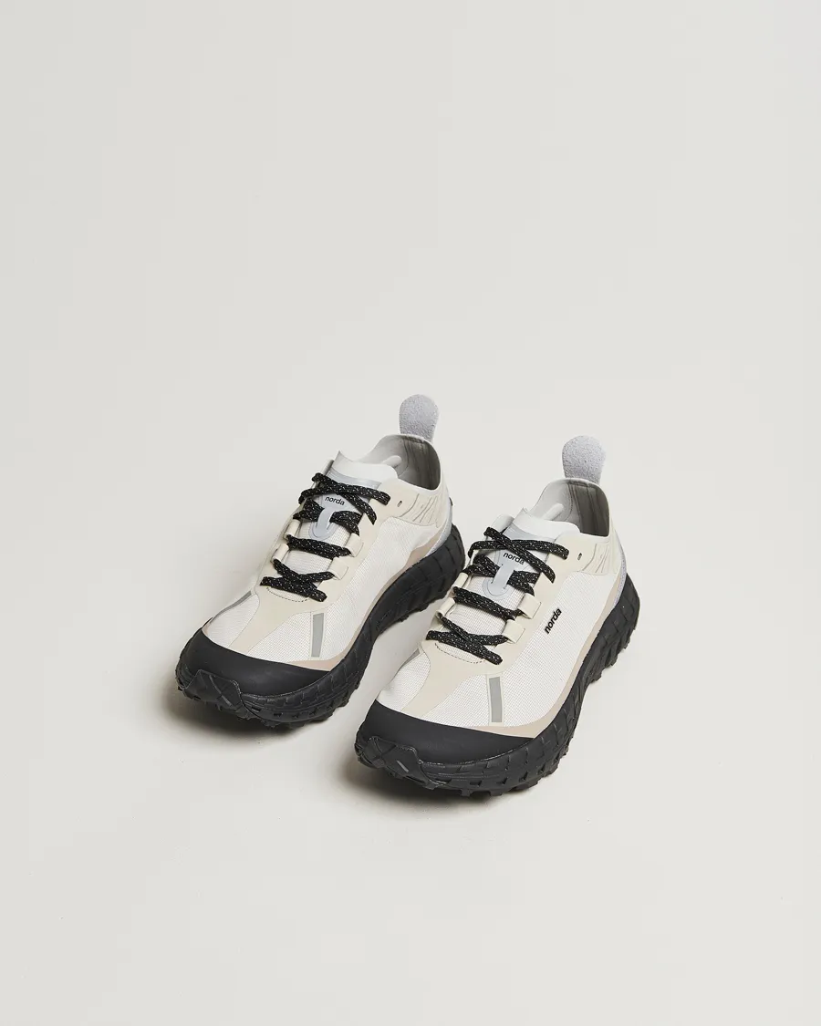 001 Running Sneakers Cinder