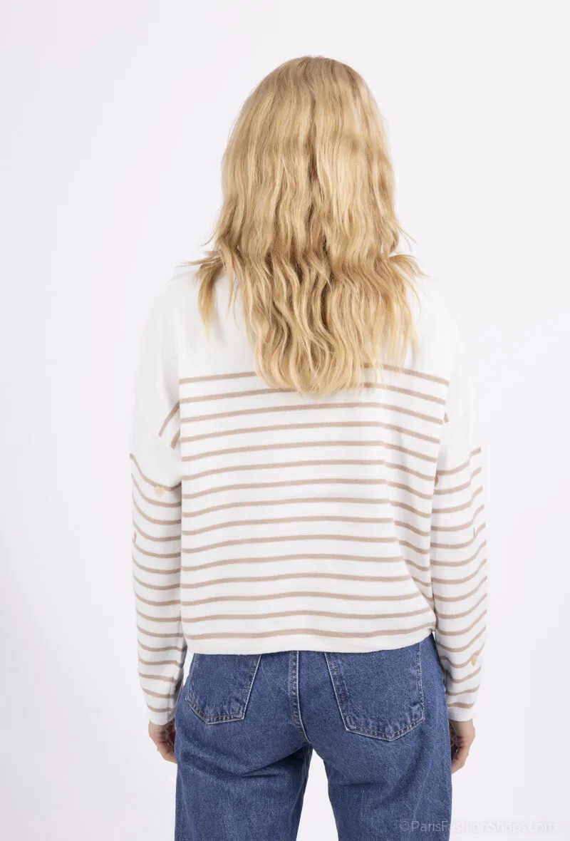 Langarmpullover mit Streifen und Herzmuster.