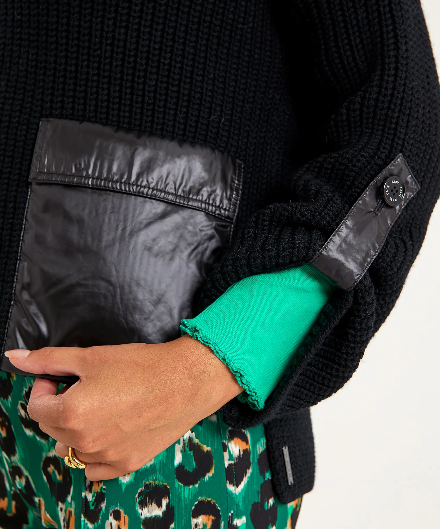 Marc Cain Pullover aus Wollmischung Aufgesetzte Taschen